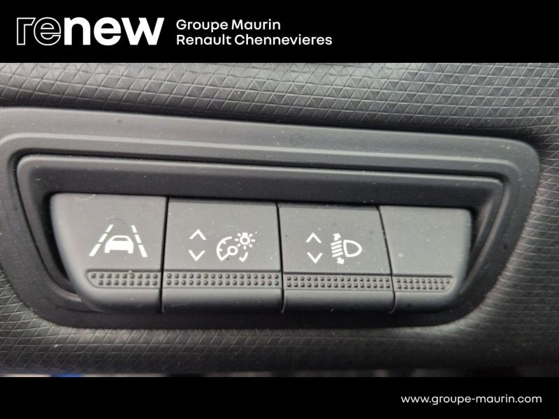 RENAULT Clio d’occasion à vendre à CHENNEVIÈRES-SUR-MARNE chez ADP - SOVEA 94 (Photo 18)