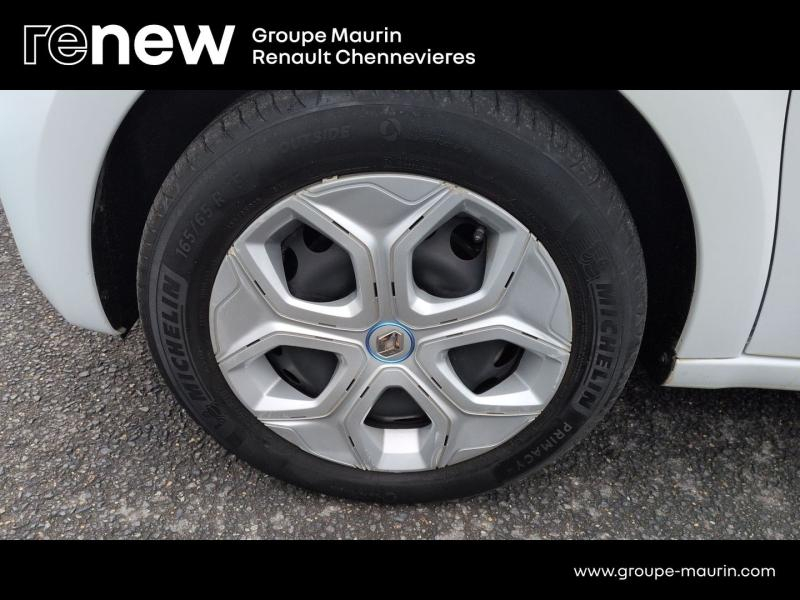 RENAULT Twingo d’occasion à vendre à CHENNEVIÈRES-SUR-MARNE chez ADP - SOVEA 94 (Photo 12)