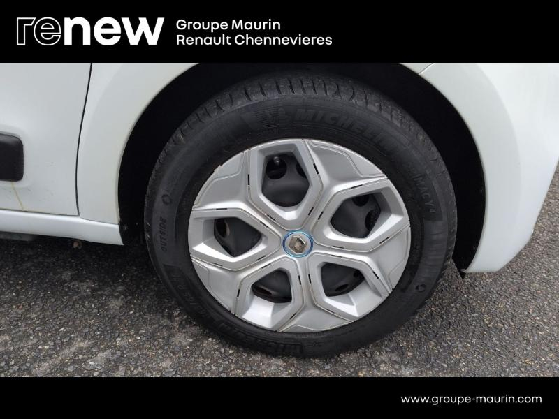 RENAULT Twingo d’occasion à vendre à CHENNEVIÈRES-SUR-MARNE chez ADP - SOVEA 94 (Photo 13)