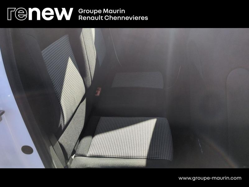 RENAULT Twingo d’occasion à vendre à CHENNEVIÈRES-SUR-MARNE chez ADP - SOVEA 94 (Photo 14)