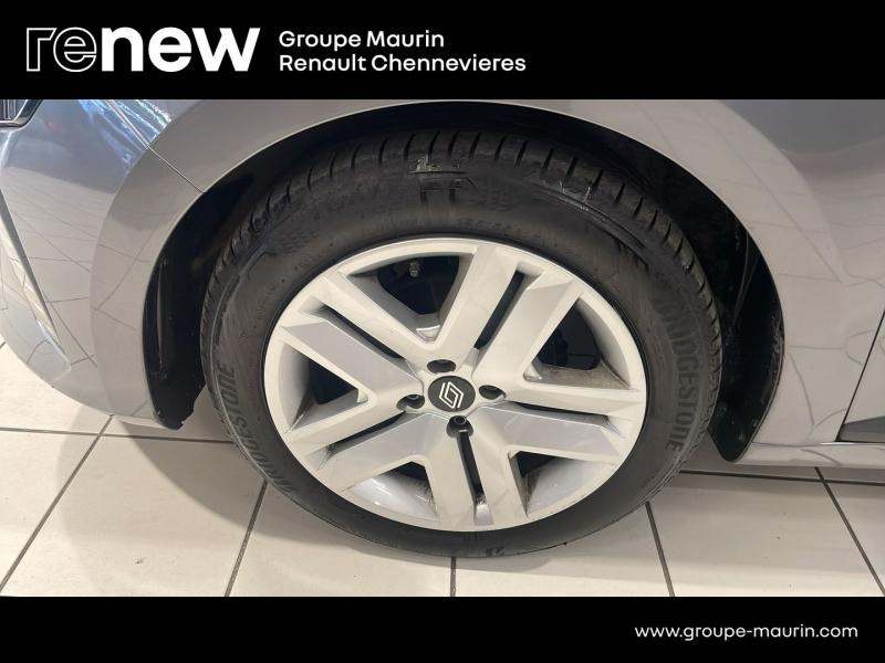 RENAULT Clio d’occasion à vendre à CHENNEVIÈRES-SUR-MARNE chez ADP - SOVEA 94 (Photo 20)