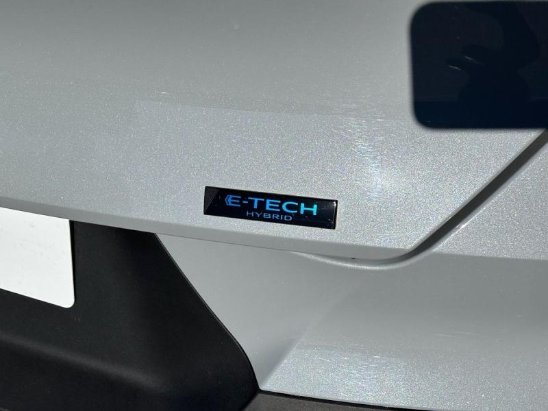 RENAULT  d’occasion à vendre à CHENNEVIÈRES-SUR-MARNE chez ADP - SOVEA 94 (Photo 12)