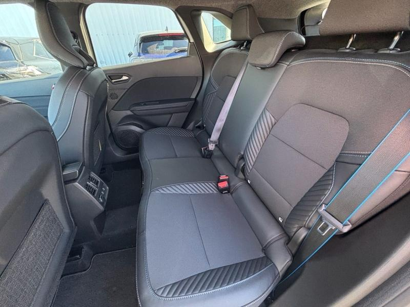 RENAULT  d’occasion à vendre à CHENNEVIÈRES-SUR-MARNE chez ADP - SOVEA 94 (Photo 13)