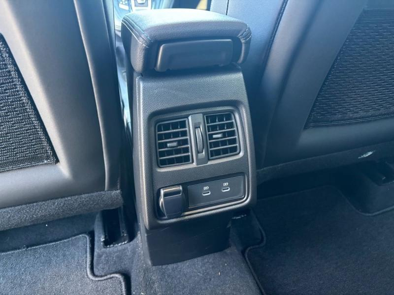 RENAULT  d’occasion à vendre à CHENNEVIÈRES-SUR-MARNE chez ADP - SOVEA 94 (Photo 18)