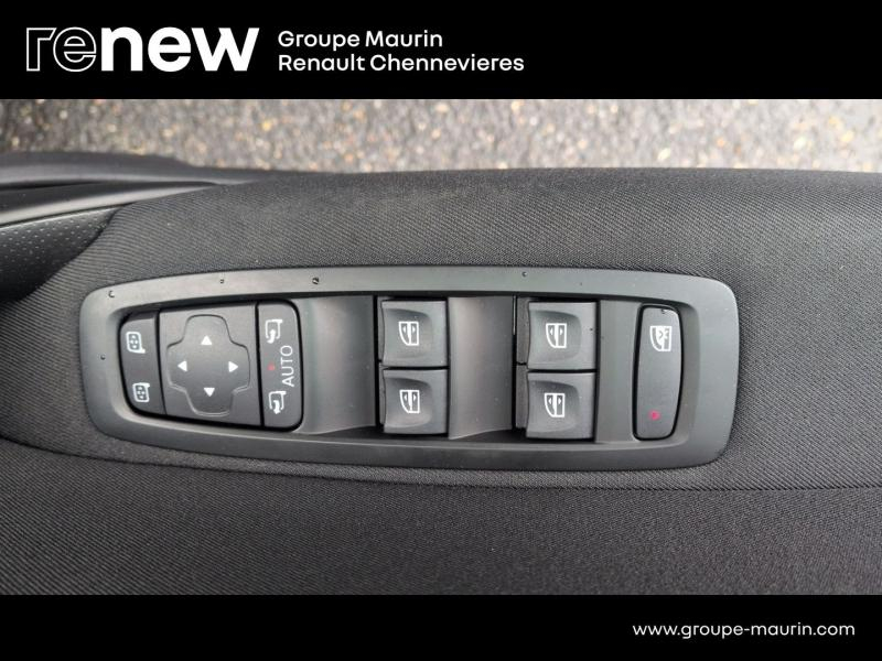 RENAULT Megane d’occasion à vendre à CHENNEVIÈRES-SUR-MARNE chez ADP - SOVEA 94 (Photo 17)