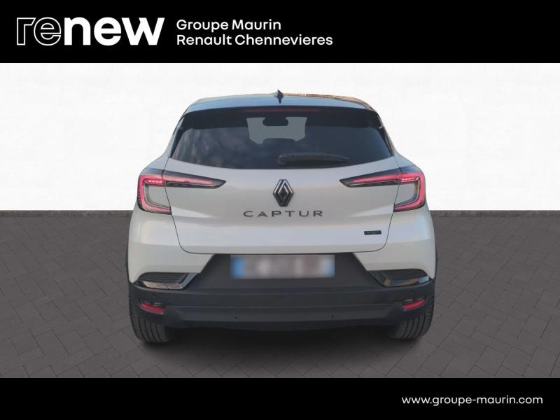 RENAULT Captur d’occasion à vendre à CHENNEVIÈRES-SUR-MARNE chez ADP - SOVEA 94 (Photo 4)