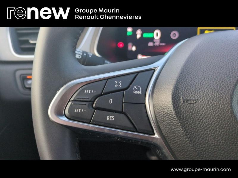 RENAULT Captur d’occasion à vendre à CHENNEVIÈRES-SUR-MARNE chez ADP - SOVEA 94 (Photo 17)