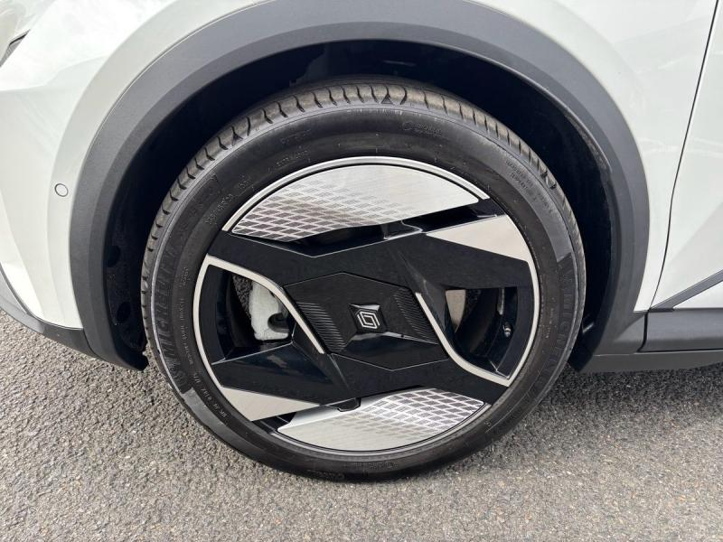 RENAULT Scenic d’occasion à vendre à CHENNEVIÈRES-SUR-MARNE chez ADP - SOVEA 94 (Photo 9)