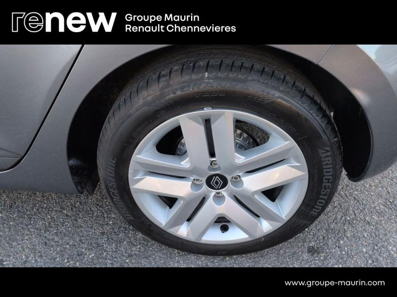 RENAULT Clio d’occasion à vendre à CHENNEVIÈRES-SUR-MARNE chez ADP - SOVEA 94 (Photo 10)