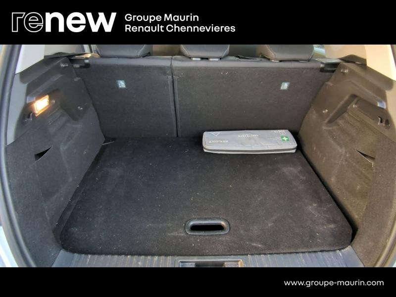 RENAULT Captur d’occasion à vendre à CHENNEVIÈRES-SUR-MARNE chez ADP - SOVEA 94 (Photo 11)