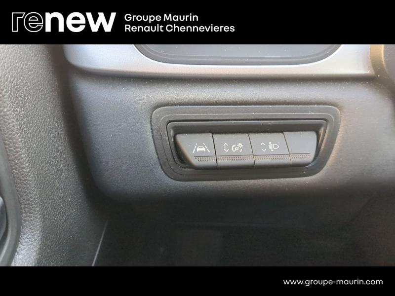 RENAULT Captur d’occasion à vendre à CHENNEVIÈRES-SUR-MARNE chez ADP - SOVEA 94 (Photo 19)