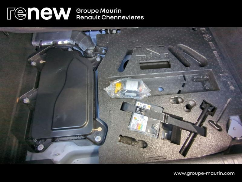 RENAULT Clio d’occasion à vendre à CHENNEVIÈRES-SUR-MARNE chez ADP - SOVEA 94 (Photo 12)