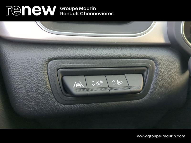 RENAULT Captur d’occasion à vendre à CHENNEVIÈRES-SUR-MARNE chez ADP - SOVEA 94 (Photo 20)