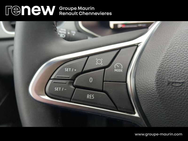 RENAULT Captur d’occasion à vendre à CHENNEVIÈRES-SUR-MARNE chez ADP - SOVEA 94 (Photo 16)