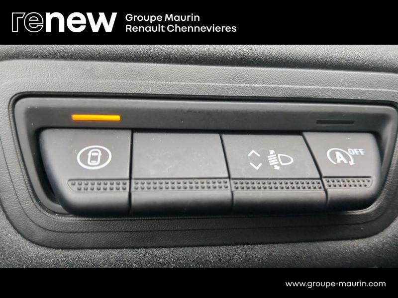 RENAULT Captur d’occasion à vendre à CHENNEVIÈRES-SUR-MARNE chez ADP - SOVEA 94 (Photo 20)