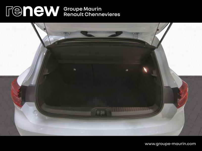 RENAULT Clio d’occasion à vendre à CHENNEVIÈRES-SUR-MARNE chez ADP - SOVEA 94 (Photo 16)