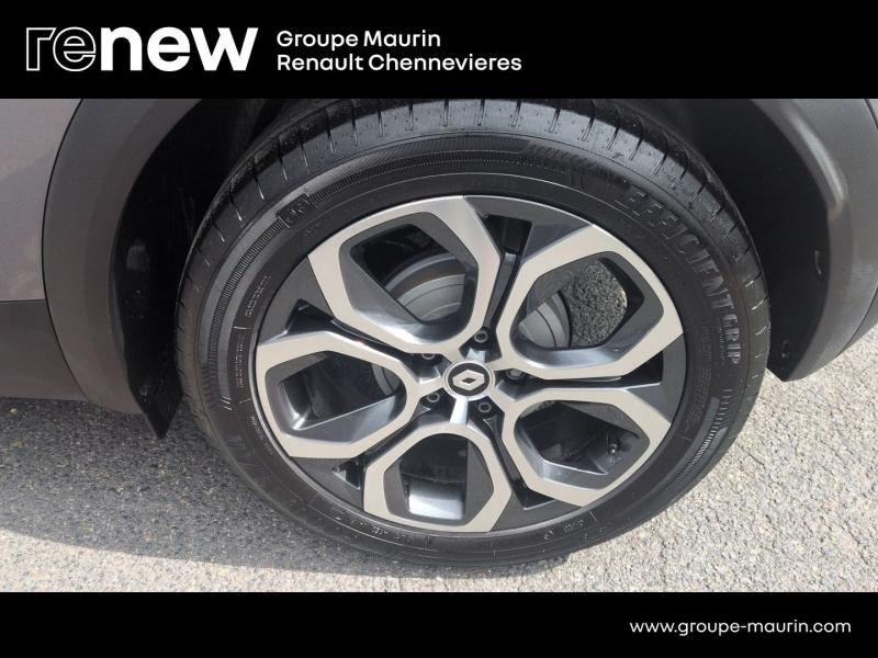 RENAULT Captur d’occasion à vendre à CHENNEVIÈRES-SUR-MARNE chez ADP - SOVEA 94 (Photo 12)