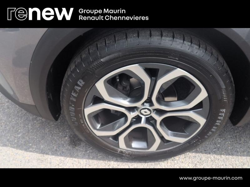 RENAULT Captur d’occasion à vendre à CHENNEVIÈRES-SUR-MARNE chez ADP - SOVEA 94 (Photo 13)