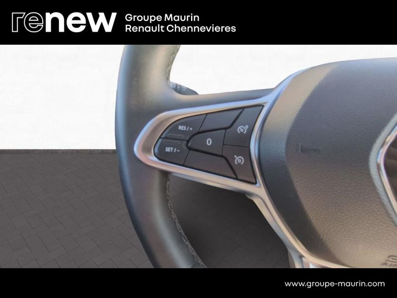 RENAULT Captur d’occasion à vendre à CHENNEVIÈRES-SUR-MARNE chez ADP - SOVEA 94 (Photo 20)