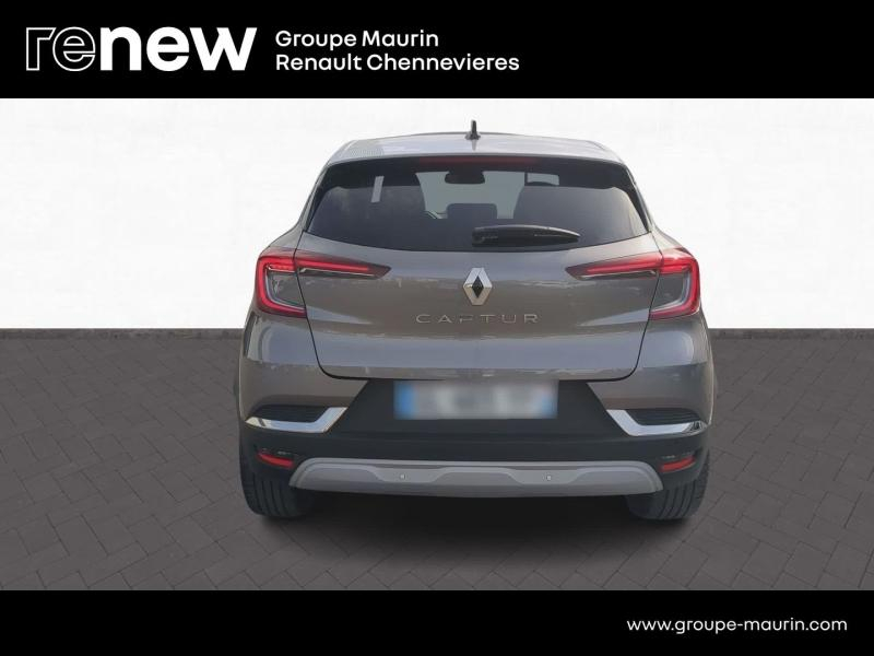 RENAULT Captur d’occasion à vendre à CHENNEVIÈRES-SUR-MARNE chez ADP - SOVEA 94 (Photo 6)