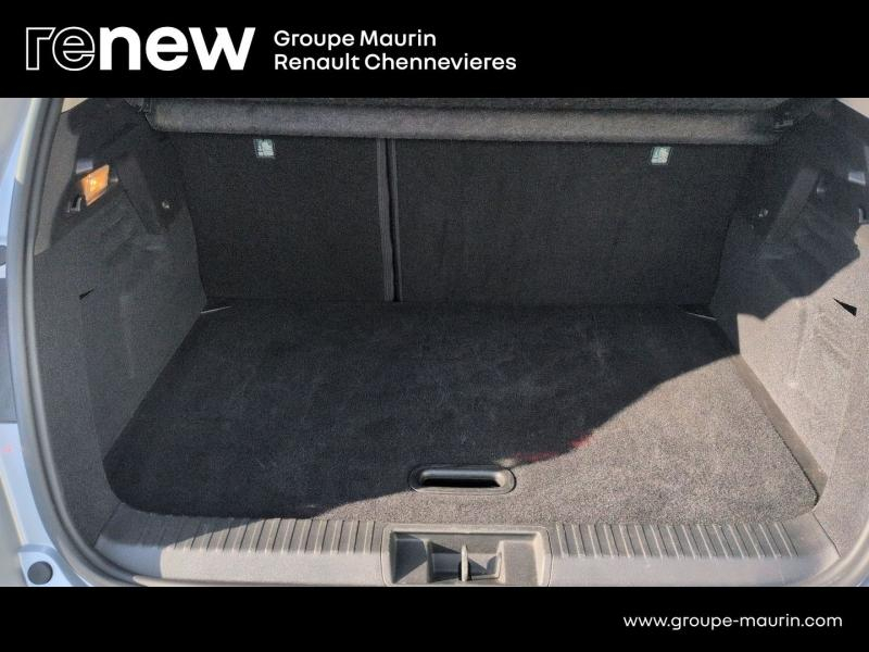 RENAULT Captur d’occasion à vendre à CHENNEVIÈRES-SUR-MARNE chez ADP - SOVEA 94 (Photo 13)