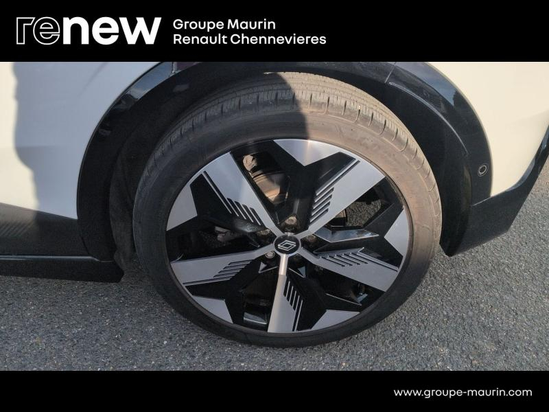 RENAULT Megane d’occasion à vendre à CHENNEVIÈRES-SUR-MARNE chez ADP - SOVEA 94 (Photo 10)