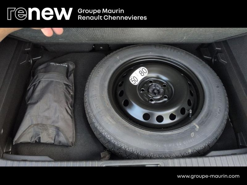 RENAULT Captur d’occasion à vendre à CHENNEVIÈRES-SUR-MARNE chez ADP - SOVEA 94 (Photo 18)