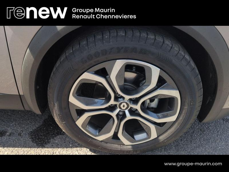 RENAULT Captur d’occasion à vendre à CHENNEVIÈRES-SUR-MARNE chez ADP - SOVEA 94 (Photo 14)