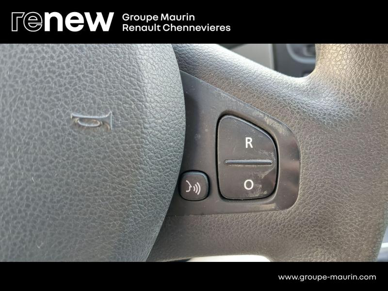 RENAULT Trafic Fg VUL d’occasion à vendre à CHENNEVIÈRES-SUR-MARNE chez ADP - SOVEA 94 (Photo 13)