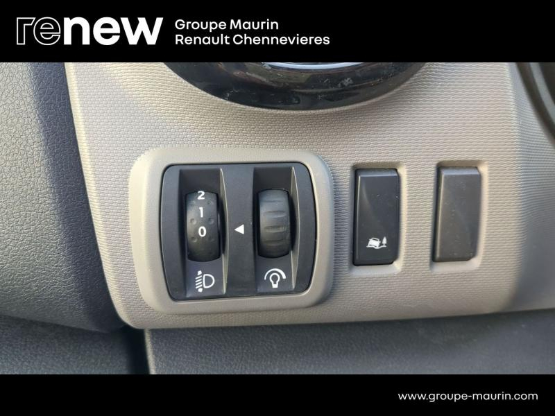 RENAULT Trafic Fg VUL d’occasion à vendre à CHENNEVIÈRES-SUR-MARNE chez ADP - SOVEA 94 (Photo 16)