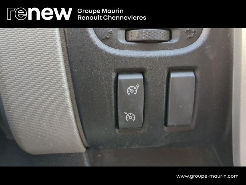 RENAULT Trafic Fg VUL d’occasion à vendre à CHENNEVIÈRES-SUR-MARNE chez ADP - SOVEA 94 (Photo 20)