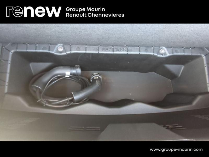 RENAULT Megane d’occasion à vendre à CHENNEVIÈRES-SUR-MARNE chez ADP - SOVEA 94 (Photo 13)