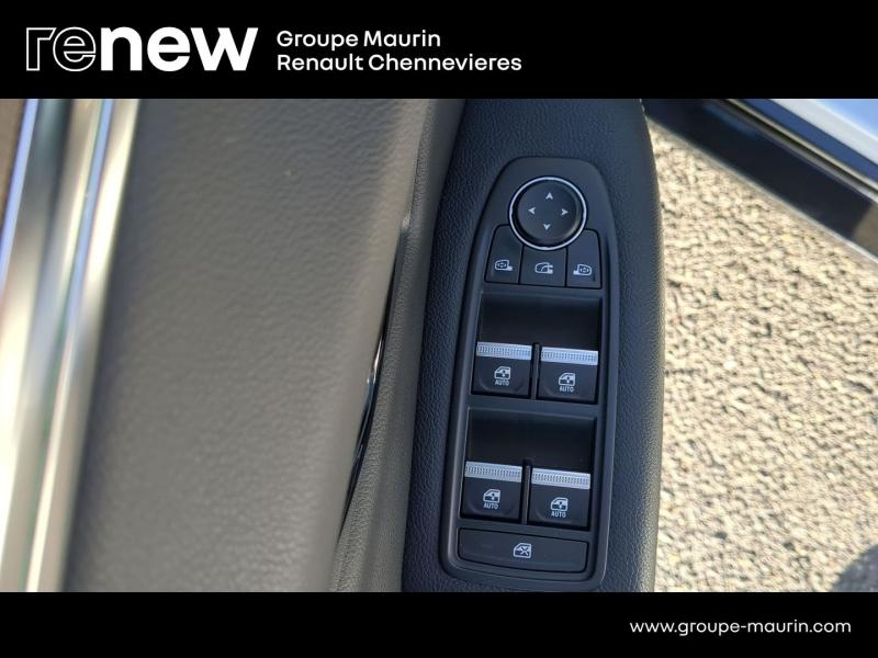 RENAULT Megane d’occasion à vendre à CHENNEVIÈRES-SUR-MARNE chez ADP - SOVEA 94 (Photo 15)