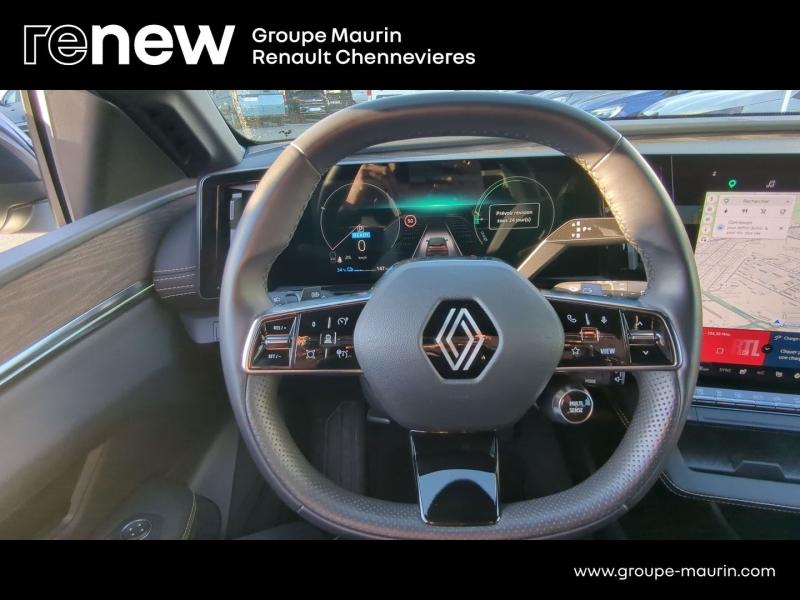 RENAULT Megane d’occasion à vendre à CHENNEVIÈRES-SUR-MARNE chez ADP - SOVEA 94 (Photo 17)