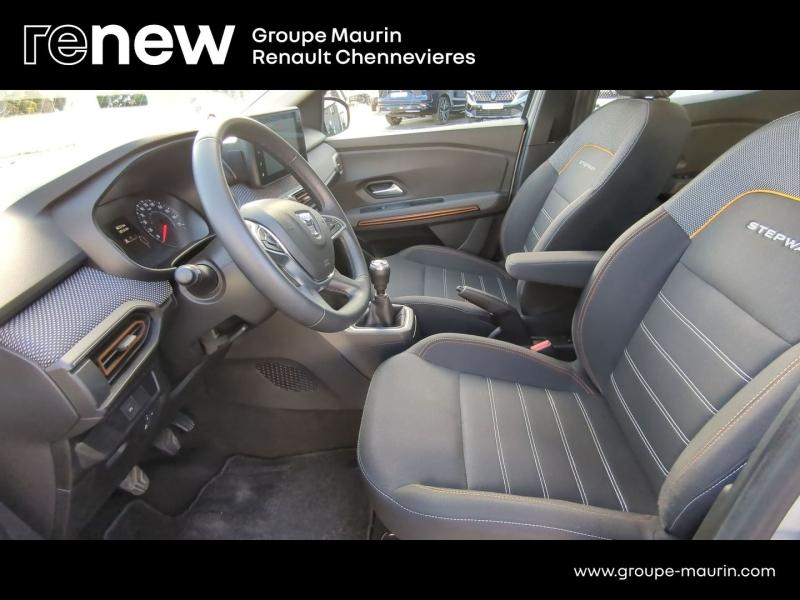 DACIA Sandero d’occasion à vendre à CHENNEVIÈRES-SUR-MARNE chez ADP - SOVEA 94 (Photo 9)