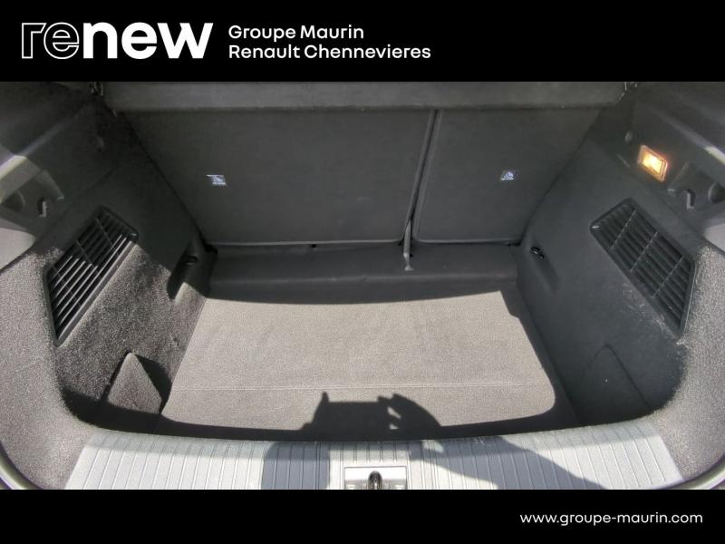 RENAULT Megane d’occasion à vendre à CHENNEVIÈRES-SUR-MARNE chez ADP - SOVEA 94 (Photo 9)