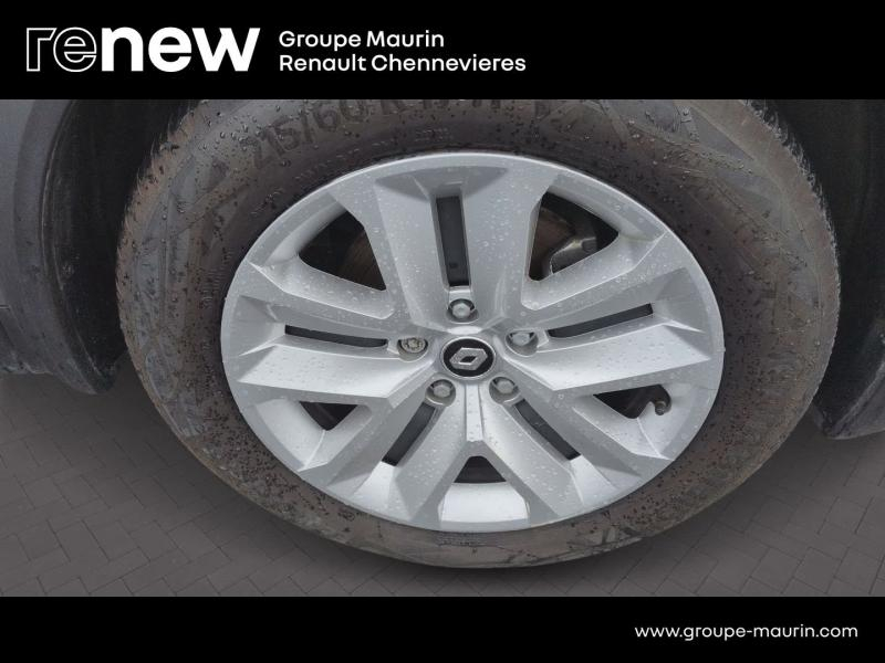 RENAULT Captur d’occasion à vendre à CHENNEVIÈRES-SUR-MARNE chez ADP - SOVEA 94 (Photo 7)
