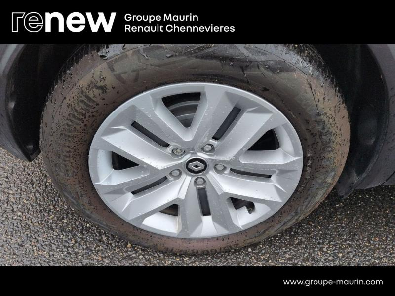RENAULT Captur d’occasion à vendre à CHENNEVIÈRES-SUR-MARNE chez ADP - SOVEA 94 (Photo 8)