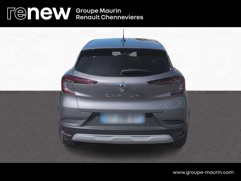 RENAULT Captur d’occasion à vendre à CHENNEVIÈRES-SUR-MARNE chez ADP - SOVEA 94 (Photo 6)