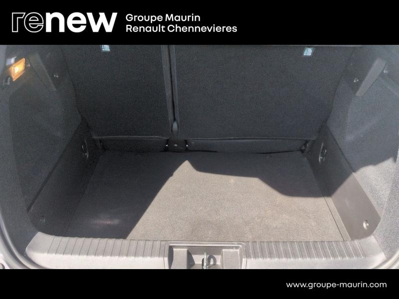 RENAULT Captur d’occasion à vendre à CHENNEVIÈRES-SUR-MARNE chez ADP - SOVEA 94 (Photo 14)