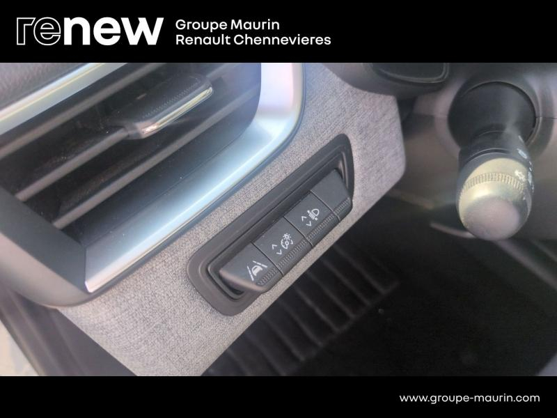 RENAULT Clio d’occasion à vendre à CHENNEVIÈRES-SUR-MARNE chez ADP - SOVEA 94 (Photo 16)