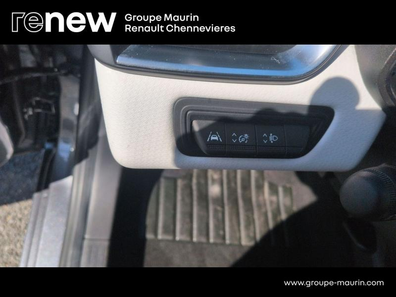 RENAULT Clio d’occasion à vendre à CHENNEVIÈRES-SUR-MARNE chez ADP - SOVEA 94 (Photo 20)