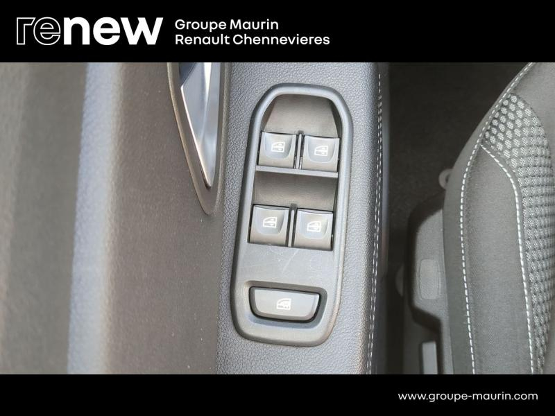 DACIA Duster d’occasion à vendre à CHENNEVIÈRES-SUR-MARNE chez ADP - SOVEA 94 (Photo 9)